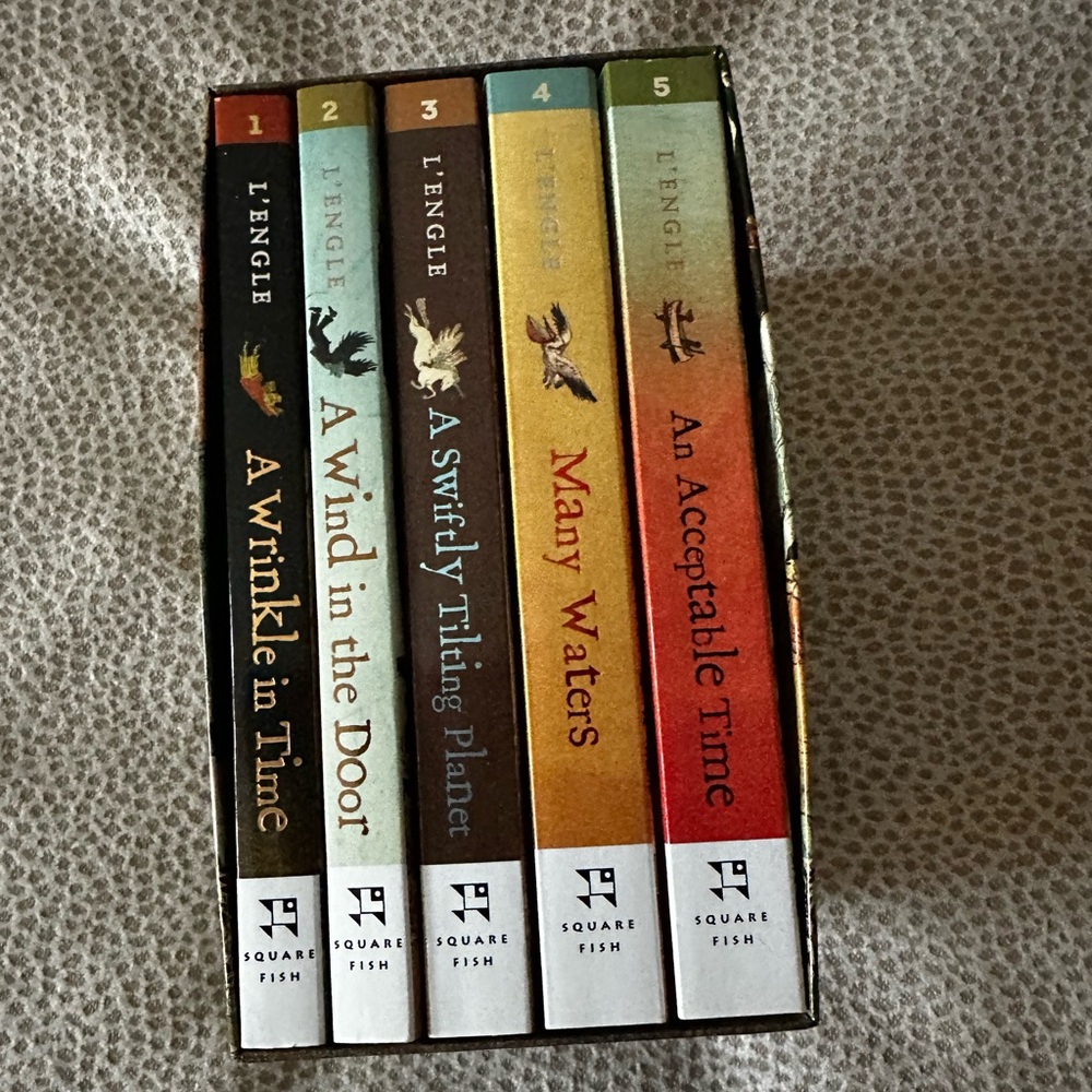 Book set: L'Engle Book Set with Colorful Spines